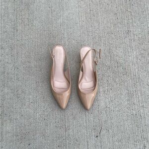 Kelly & Katie Pointed Toe Slingback Nude Patent Leather Kitten Heels Size 8.5